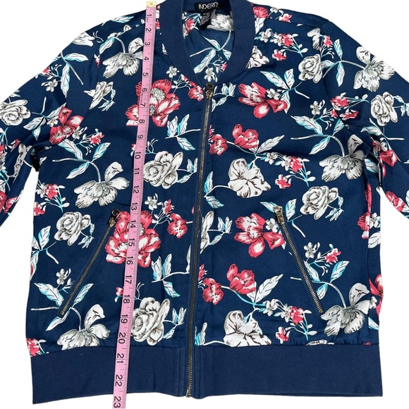Indera size medium blue floral silky bomber jacket zip pockets thin material EUC - Picture 11 of 12
